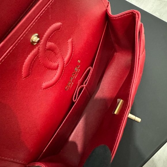 Chanel small classic Handbag - Picture 3 of 11